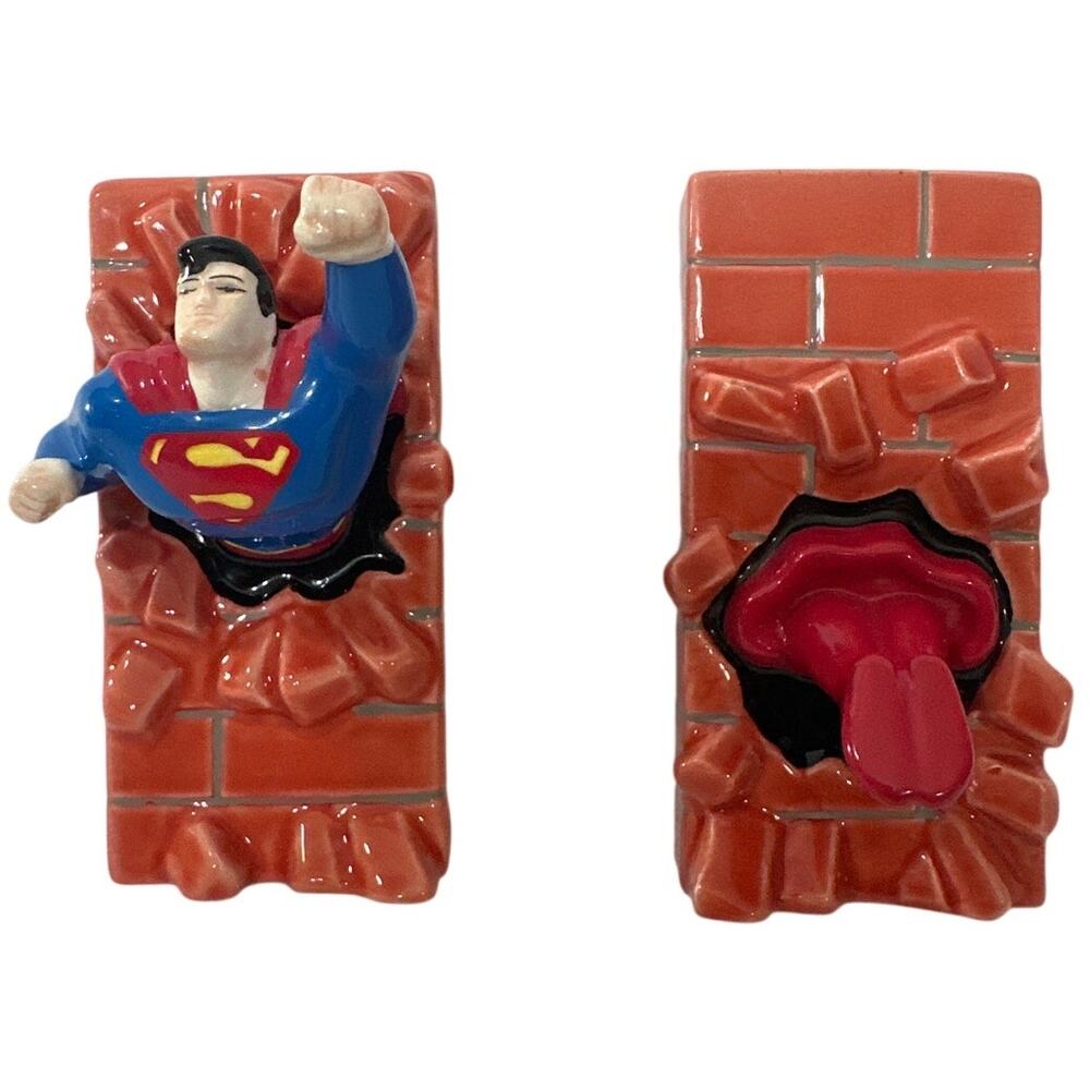 Warner Bros Vintage 1998 Superman Breaking Brick Wall Salt & Pepper Shakers